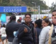 Ciudadanos venezolanos ingresando a Ecuador por la frontera norte.