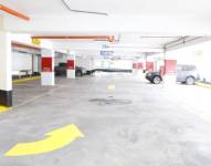 El estacionamiento de La Alameda, centro de Quito, tiene capacidad para 51 automotores.