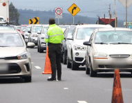 Policí­a Nacional realiza control de seguridad de carreteras.