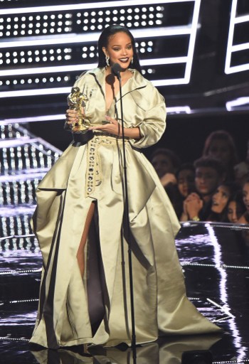 Beyoncé se corona como la reina absoluta del pop en los premios MTV
