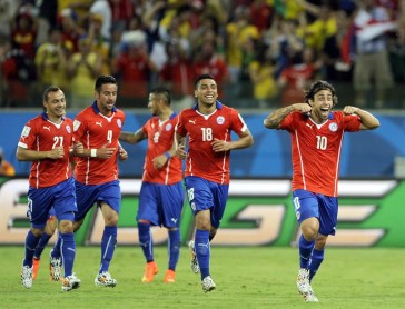 Chile logra un laborioso triunfo en su debut
