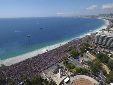 Francia rindió homenaje a víctimas del atentado de Niza