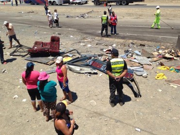 Un cuádruple choque deja 37 muertos y 70 heridos en Perú