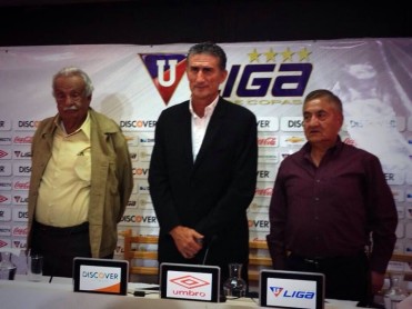 LDU anunció la salida de Edgardo Bauza