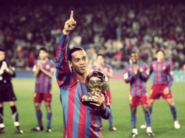 Ronaldinho regalando 34 años de magia al mundo