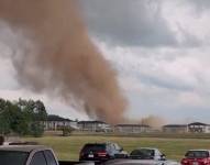 Un gigantesco tornado destruyó viviendasen el condado en el sur de Indiana, Estados Unidos.