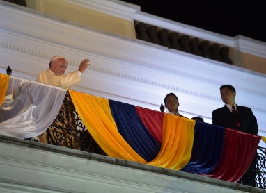 Francisco visitó Carondelet en su segunda noche en Ecuador