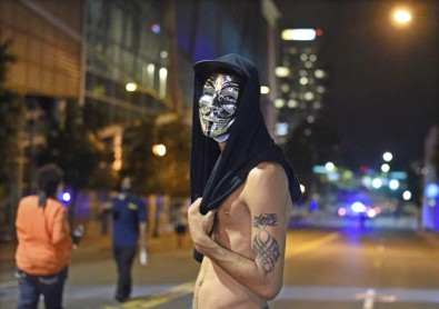 Toque de queda en Charlotte tras la tercera noche de protestas