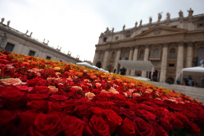 Flores ecuatorianas en la ceremonia de canonización de los papas