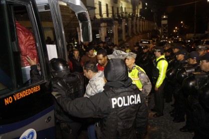 Primer grupo de internos del expenal García Moreno fueron trasladados