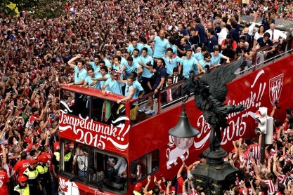 Athletic de Bilbao celebra el triunfo por la Supercopa