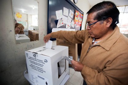 Decisión 2014, ciudadanos ecuatorianos emiten su voto hoy