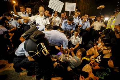 Hong Kong en medio de protestas y heridos