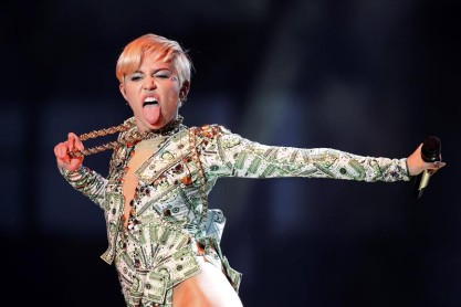 Miley Cyrus derrochó erotismo en España