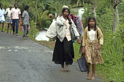 Cerca de 2 muertos y 200 atrapados por deslave en Sri Lanka
