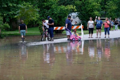 Seis muertos y dos desaparecidos por inundaciones en Texas