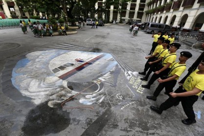 Familiares de las víctimas del Malaysia Airlines no encuentran consuelo