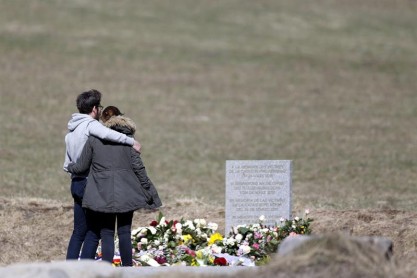 Familiares de las víctimas recuerdan una semana del fatídico accidente en Alpes franceses
