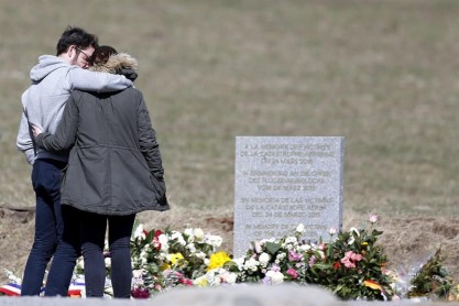 Familiares de las víctimas recuerdan una semana del fatídico accidente en Alpes franceses