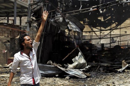 Prosiguen los bombardeos y combates en Yemen
