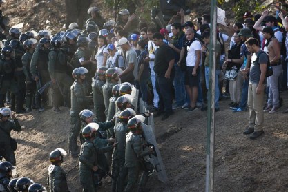 Capriles llama al Gobierno a cesar torturas y represión en Venezuela
