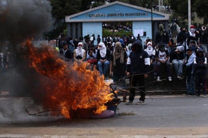 Protestas de estudiantes en el Colegio Montúfar ( Quito )