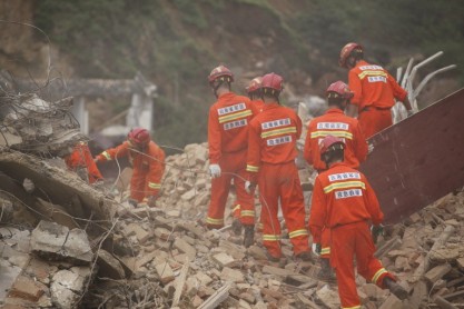 China sacudido por terremoto de 6.5