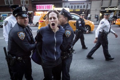 Manifestantes protestan en Nueva York por muerte de Freddie Gray