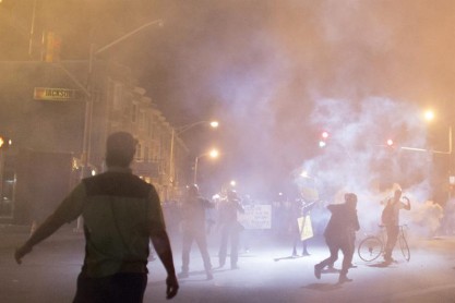 Nuevos disturbios en Baltimore tras el anuncio del toque de queda