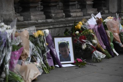 Multitud participó en una vigilia por las víctimas del atentado en Londres