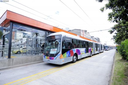 Presentación de los Buses Biarticulados por parte del Municipio de Quito