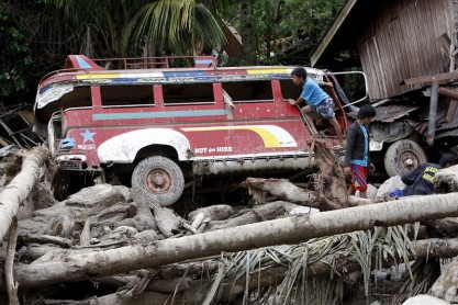 Inundaciones en Filipinas dejan muerte y destrucción