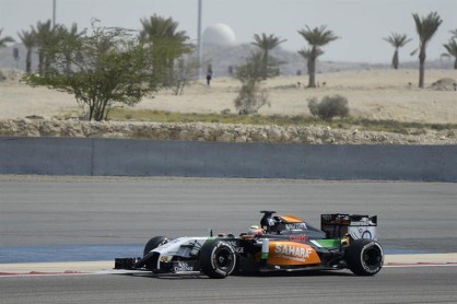 Mexicano Pérez logra el mejor tiempo en ensayos de F1