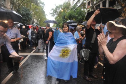 Piden justicia para el caso Nisman frente al consulado en Nueva York