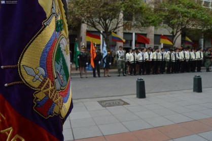Así se brindó homenaje a la bandera de Ecuador en Quito