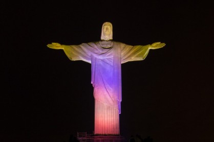El Cristo Redentor fue iluminado con los colores de los equipos del Mundial