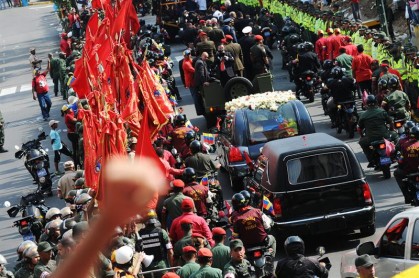 Traslado del féretro con el cuerpo del comandante Hugo Chávez