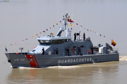 El río Guayas se vistió de color y fiesta con desfile náutico