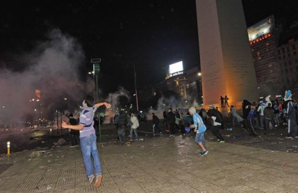 Aficionados argentinos causan disturbios tras derrota ante Alemania