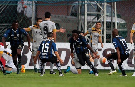 Independiente del Valle sacó ventaja en su debut ante Guaraní