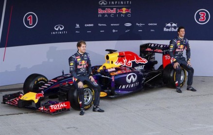 Red Bull presentó el RB10 con el que buscará su quinto título