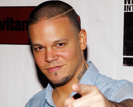 Vocalista de Calle 13 conmociona al público con su nuevo video