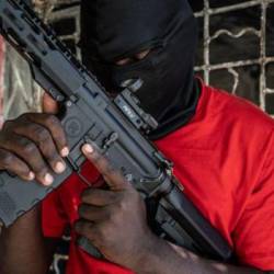 Cómo las armas traficadas desde EE.UU. están alimentando la violencia en Haití