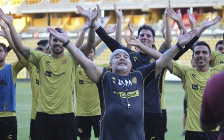 El primer día de Maradona con los Dorados de Sinaloa