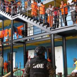 Privados de la libertad en una cárcel de Ecuador