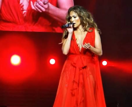 Jennifer López rindió homenaje a Selena en su tierra natal