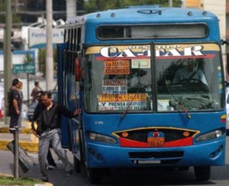 Gobierno y transportistas acordaron no elevar costo de pasajes