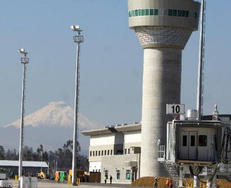 Aerolíneas alertan a pasajeros sobre horarios de salida a Tababela