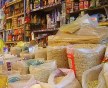 Compradores en Quito se quejan por alzas en productos de primera necesidad