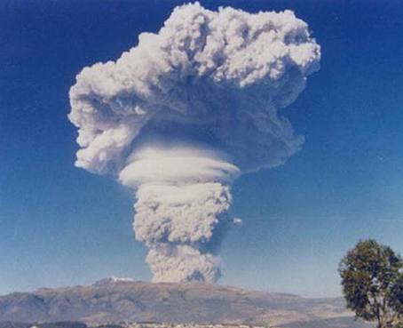 Trece años después de la erupción del Guagua Pichincha, el volcán continúa activo